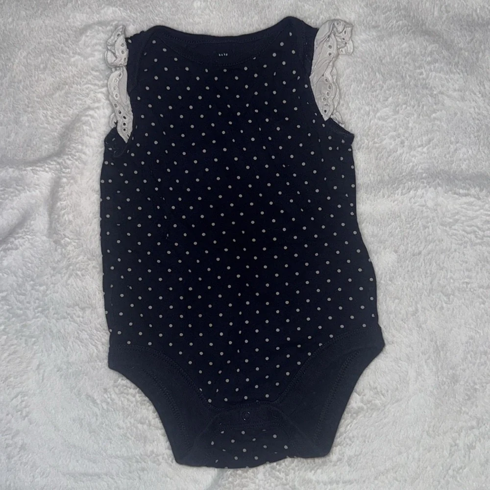 Multi Brand & Color Girls Onesie Bundle of 5 and 1 pair of Shorts 6-12M - Picture 8 of 11